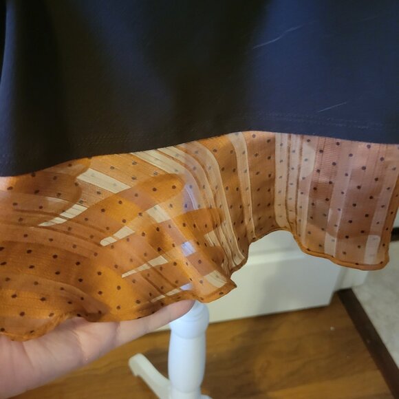 Susan Graver LK Brown/Copper Blouse w/ Bell Sleeve & Ruffle Hem - M - EUC - Picture 4 of 8